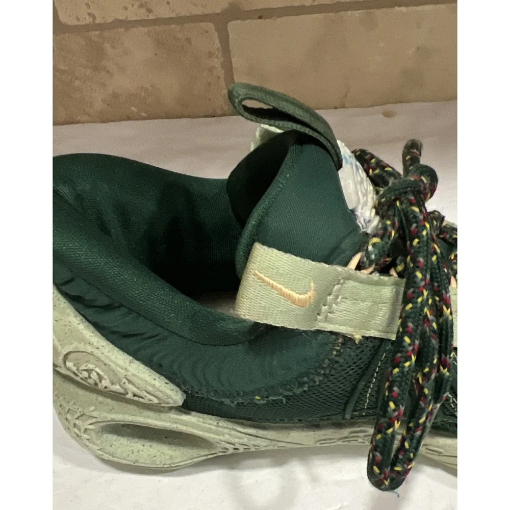 Nike Cosmic Unity TB Gorge Green Honeydew Team Bank DM4426 300 Size 5 Sneakers